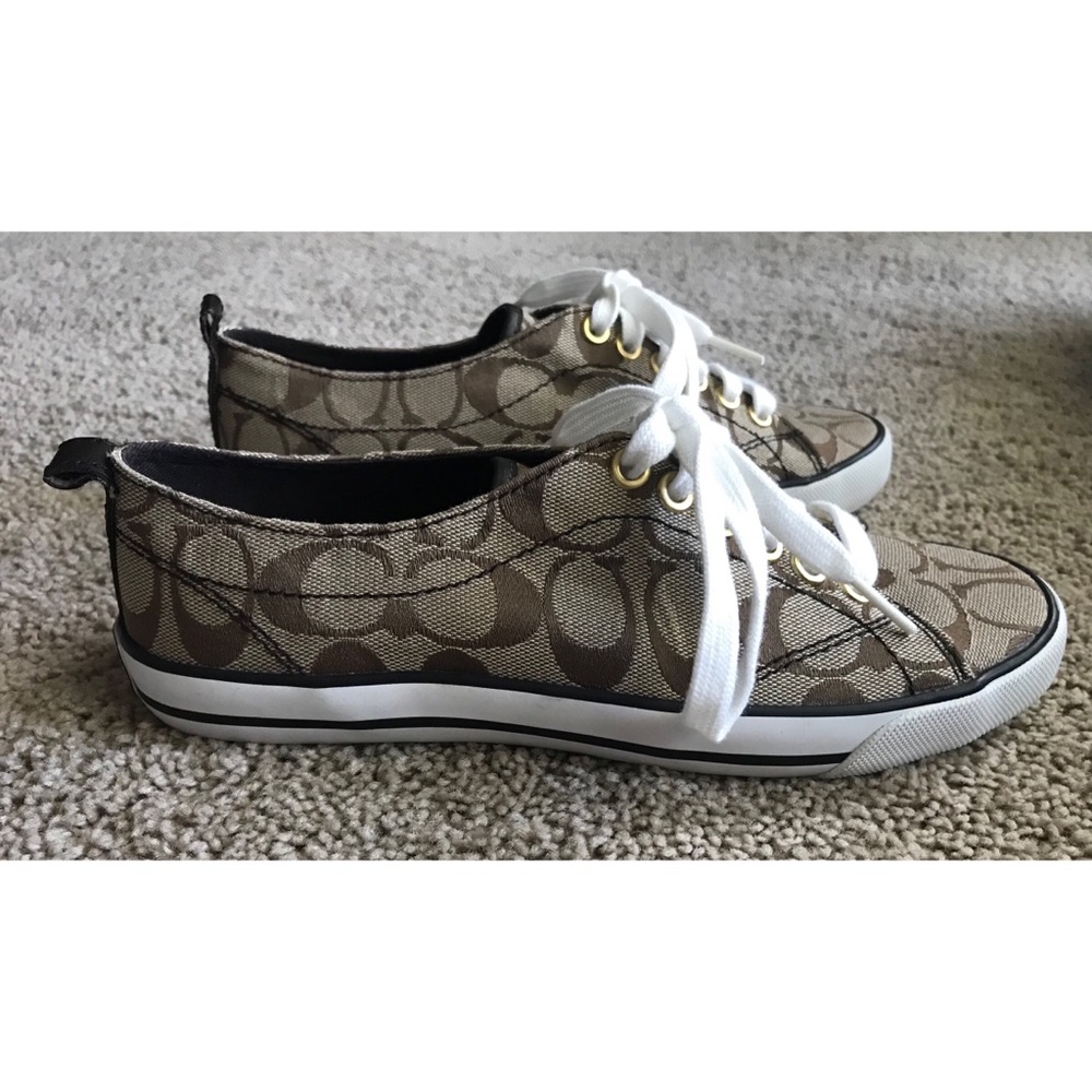 Classic Coach Suzzy Signature Sneakers